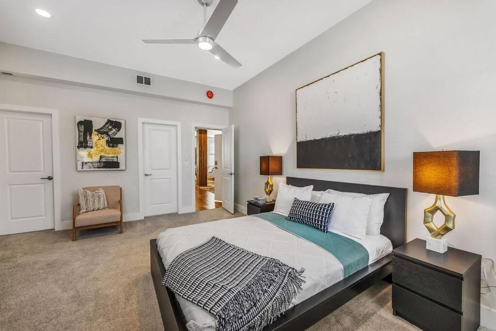 3 Bedroom 2 Bath Art Deco View